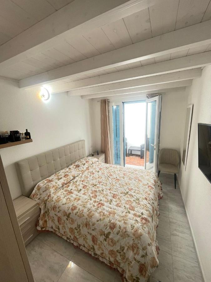 Bed and Breakfast La Perla Del Mare 2 à La Caletta Extérieur photo